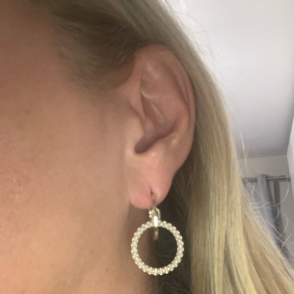 Gold tone glass crystal faux pearl earrings - Picture 5 of 7